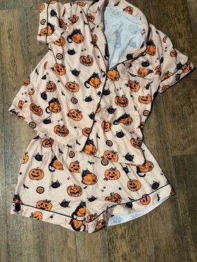 SHEIN Orange & Black Pumpkin Cat Halloween Short Pajama Set